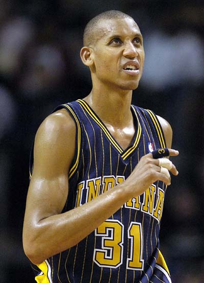 充满悬念的 充满悬念的