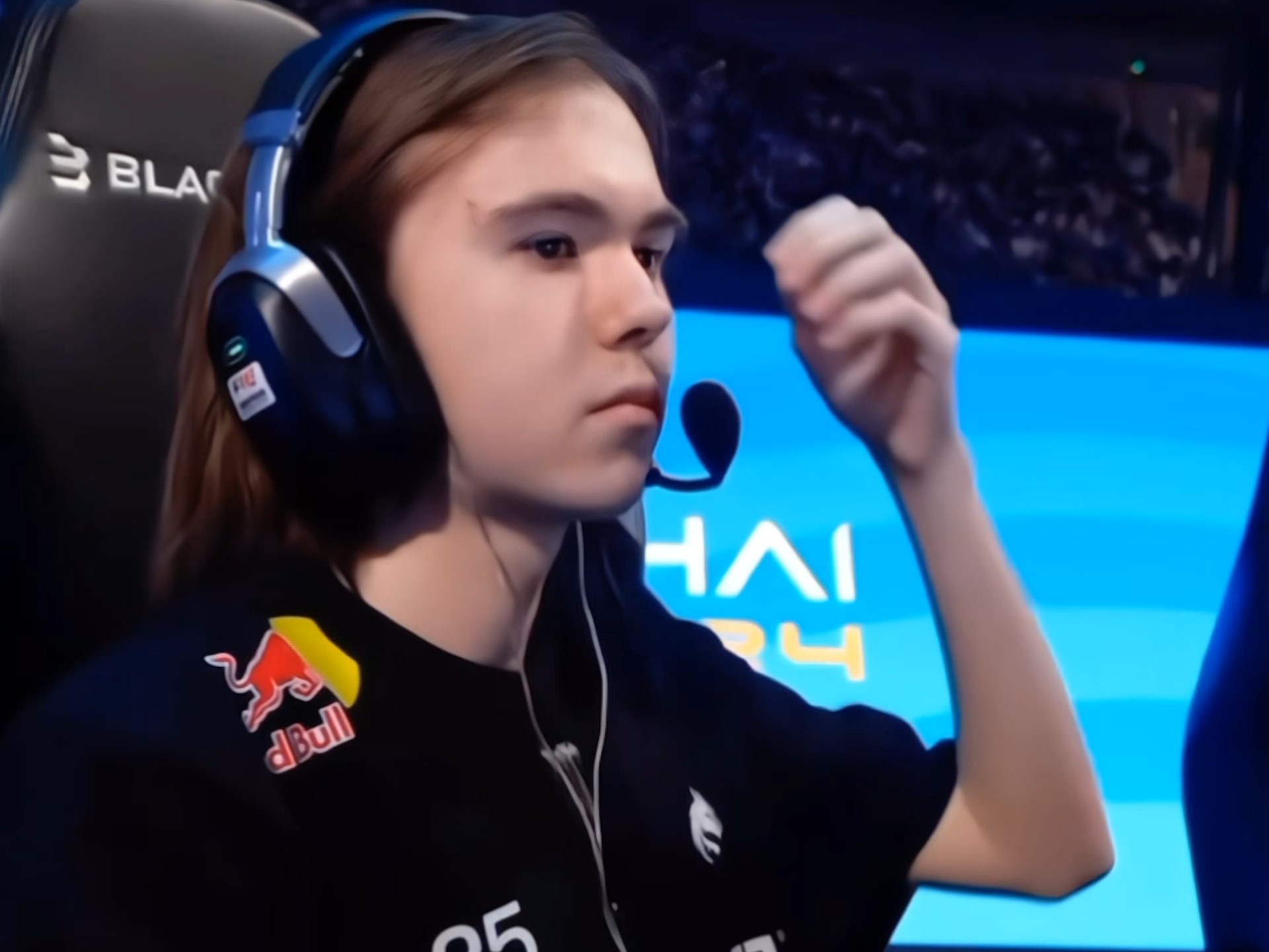 同时伺机反 同时伺机反