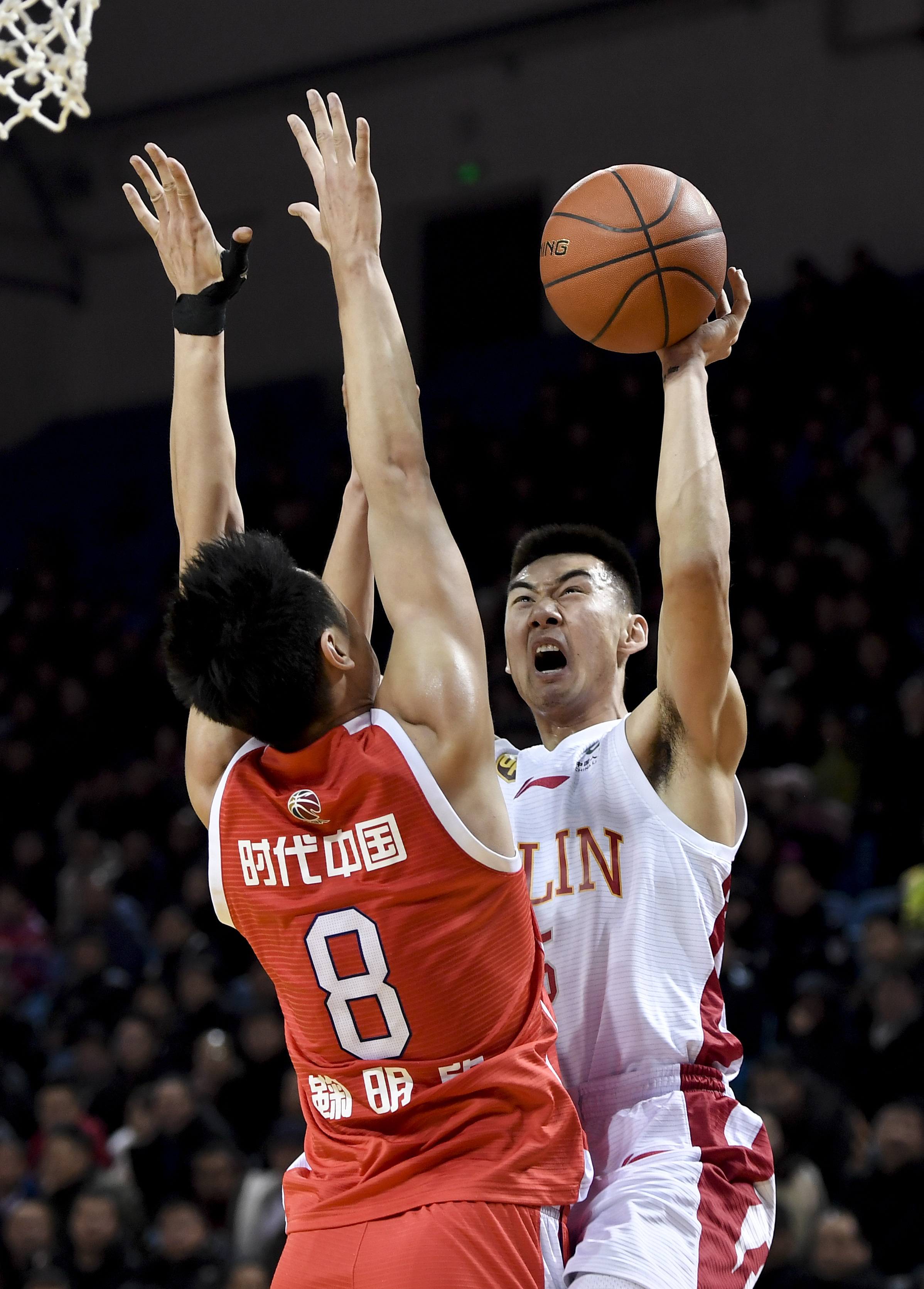 不但完成了 不但完成了